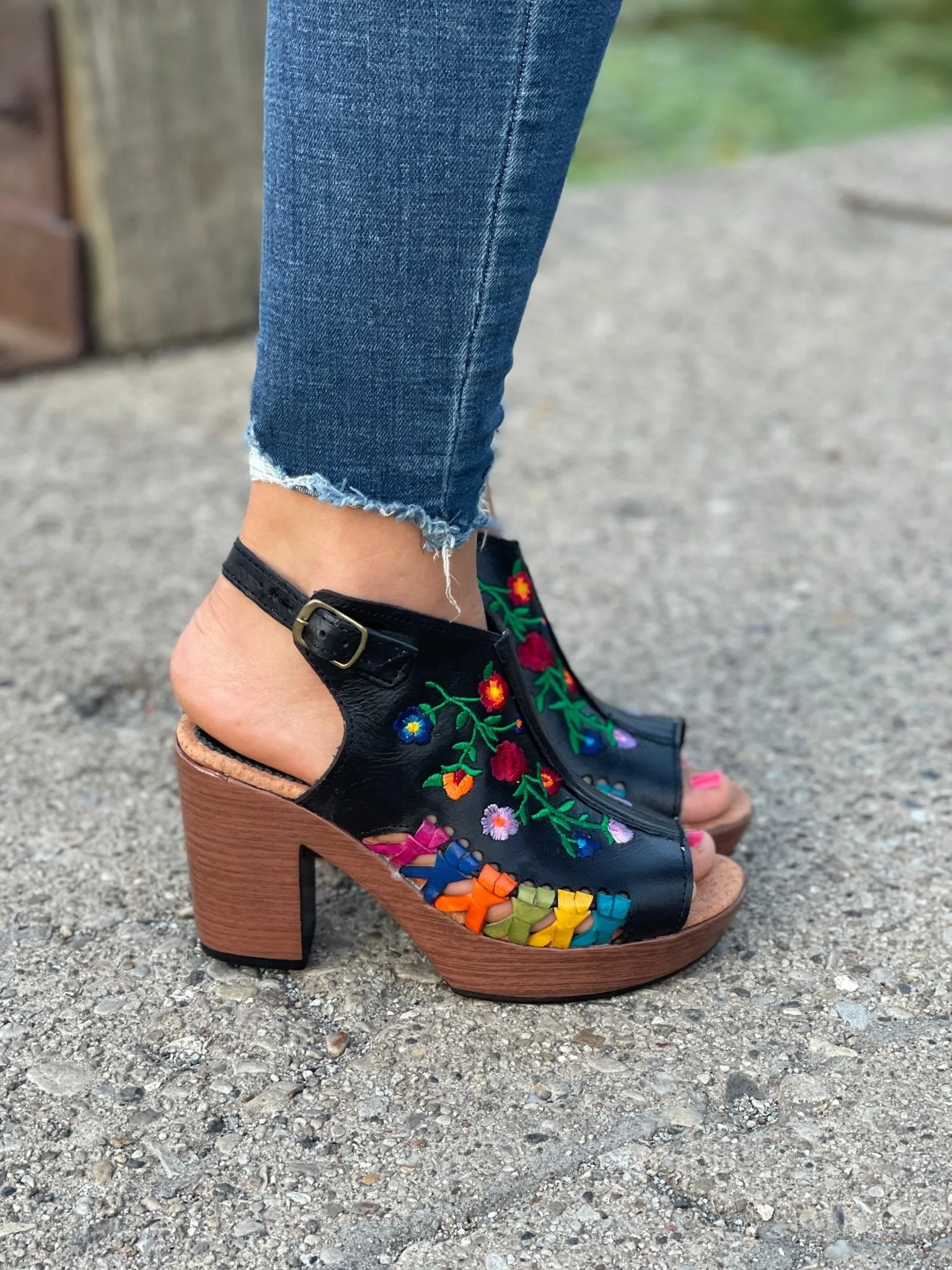 Kenia Embroidered Heels