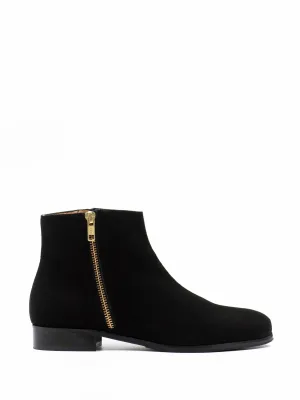 Short ankle boots with zipper in black suede